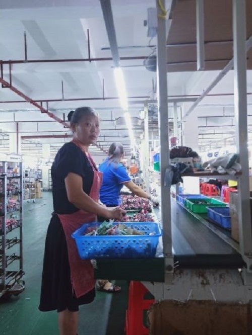 乡愁不减愁不再 调研团探访水口镇小微企业对库区移民的就业影响